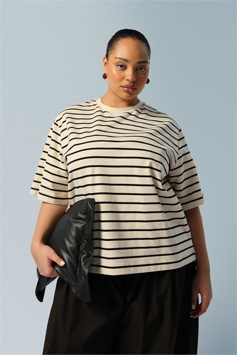 Футболка свободного кроя из плотной ткани премиум-класса артикул 155172599