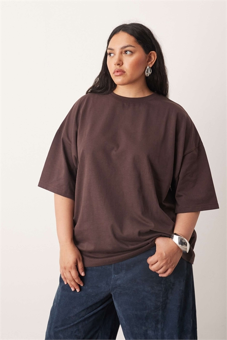 Футболка свободного кроя из плотной ткани премиум-класса артикул 150200246