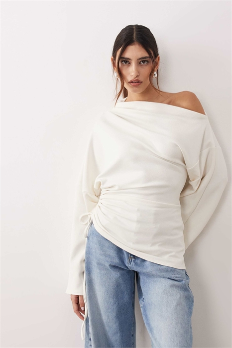 Топ из джерси с открытыми плечами, широкими рукавами и рюшами по низу артикул 147897702
