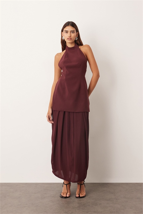 Гибридное платье средней длины с завязками на шее, драпированным подолом и открытой спиной артикул 143376962