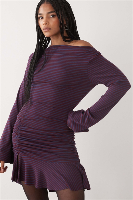 Мини-платье с длинными рукавами артикул 151750267