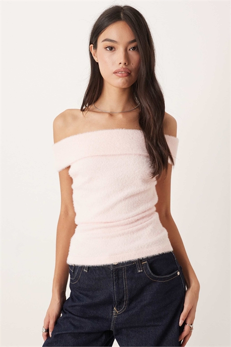 Топ Юриан с открытыми плечами из мягкого трикотажа с короткими рукавами артикул 150703665