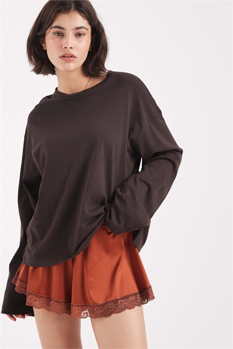 Шорты-хот-панты с атласной кружевной отделкой артикул 153712463