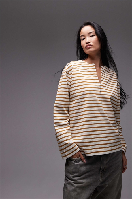 Футболка из джерси свободного кроя с длинными рукавами, открытым V-образным вырезом и боковыми разрезами артикул 150524179