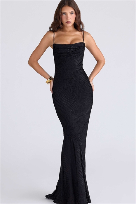 Черное макси-платье из атласа с выжженным узором от Nalani артикул 152627506