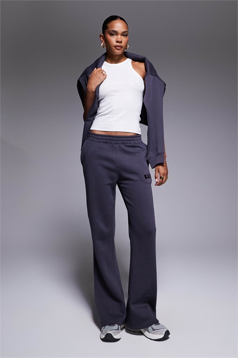 Джоггеры с широкими брючинами из смесовой ткани с хлопком и вышитым логотипом co-ord артикул 142045635