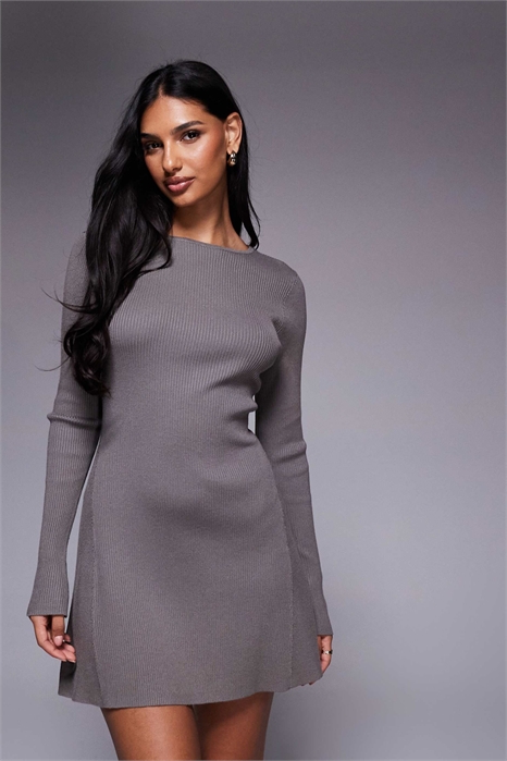 Трикотажное мини-платье-свитер с высоким воротником и расклешенными рукавами артикул 153402731