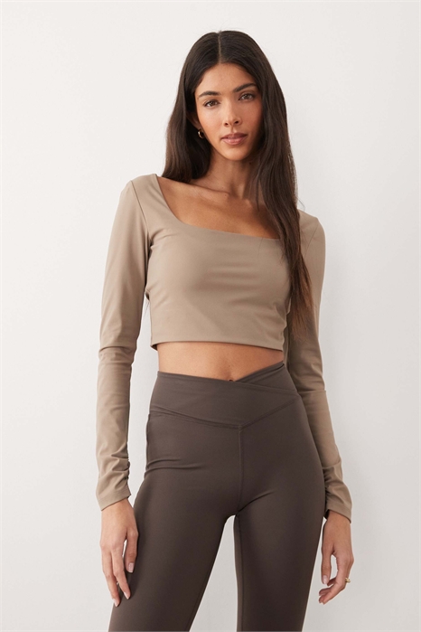 Мягкая майка с рюшами для йоги артикул 153753621