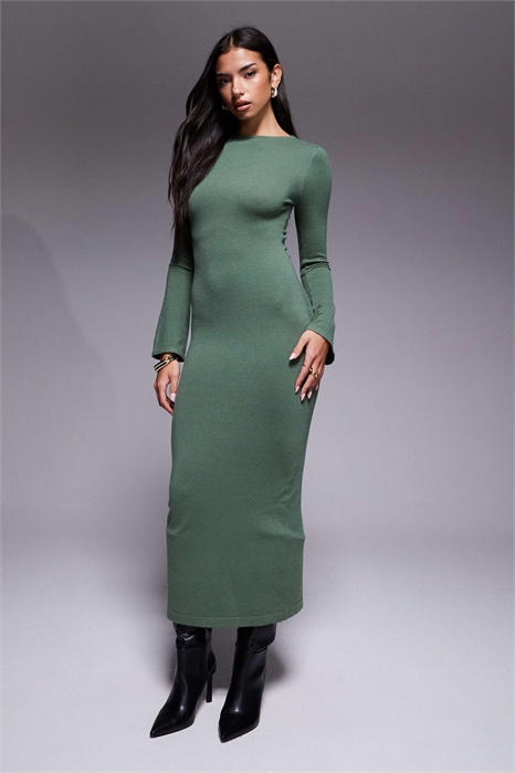 Платье-макси облегающего кроя с расклешенными рукавами из трикотажа артикул 151333810