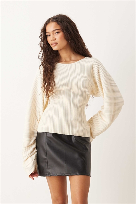 Топ с объемным узором из трикотажа артикул 153153596