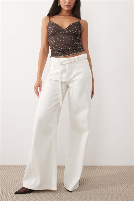 Джинсы с широкими брючинами и завязками артикул 154756989