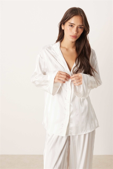 Топ пижамы из атласа, который можно сочетать с разными вещами артикул 152934410