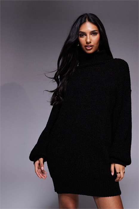 Эксклюзивное платье-свитер свободного кроя с высоким воротником из ребристого трикотажа артикул 153716998