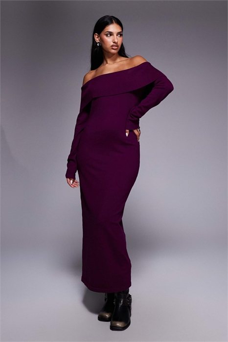 Эксклюзивное свободное трикотажное макси-платье с отложными бретелями и вырезом «бардо» артикул 151333811