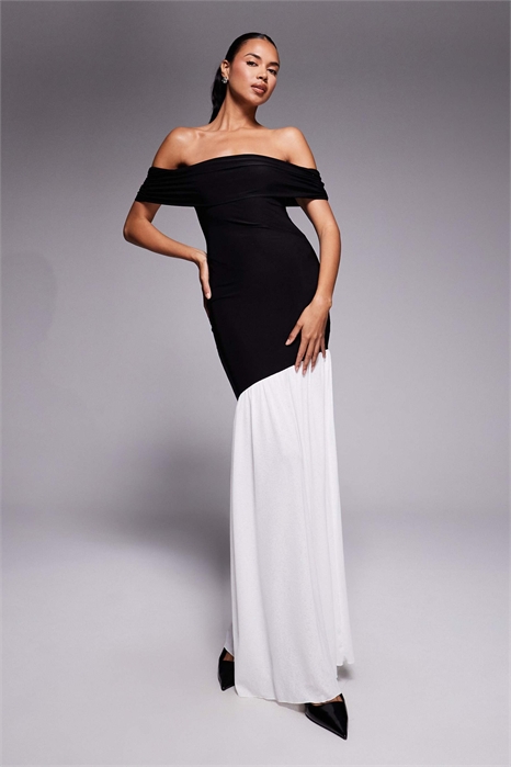 Эксклюзивное двухслойное макси-платье с облегающим кроем, откидным верхом, бретелями-бардо и асимметричным контрастным подолом артикул 150663546