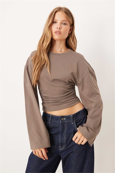 Топ с широкими рукавами и мягкой текстурой артикул 149247045