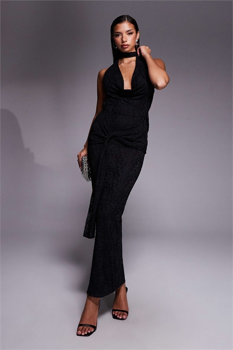 Эксклюзивное макси-платье с кружевом, глубоким воротником-капюшоном, завязками на спине и драпировкой на талии артикул 153144039