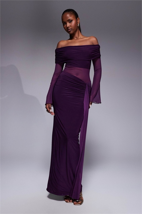 Эксклюзивное макси-платье с двуслойной юбкой, облегающим кроем, откидным верхом, прозрачными вставками и рюшами артикул 150663547