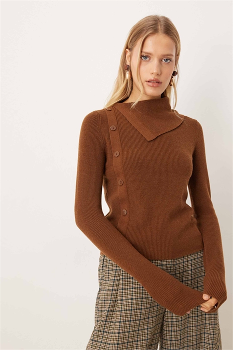 Свитер с боковыми пуговицами артикул 153646918