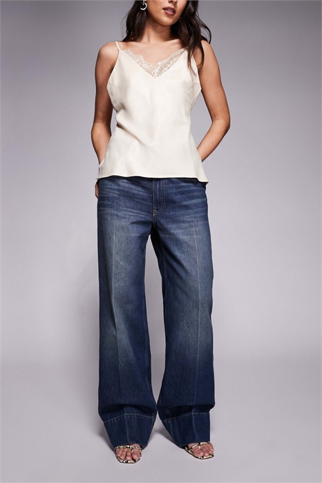 С участием Каи Гербер в джинсах свободного кроя артикул 152320137