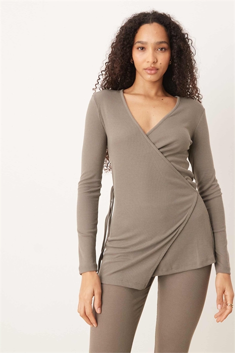 Пижамная кофта с длинными рукавами из ребристого трикотажа, завязывающаяся на талии co-ord артикул 153751694