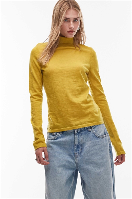 Свитер с высоким воротником из тонкой шерсти артикул 151746415