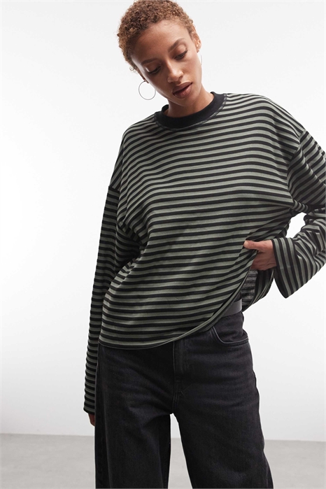 Футболка свободного кроя с круглым вырезом и длинными рукавами из смесовой ткани Bloom артикул 148922851