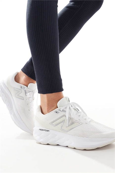 520 пар кроссовок для бега артикул 137697300