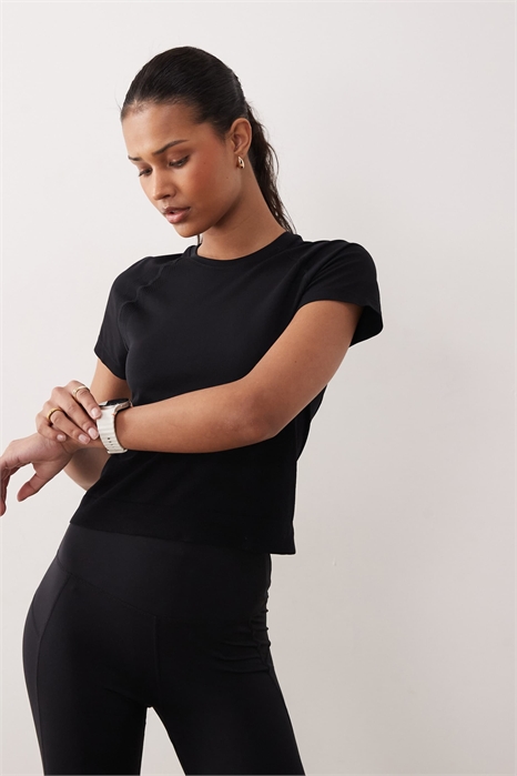 Бесшовная тренировочная футболка с укороченным кроем для спортсменов артикул 153752664