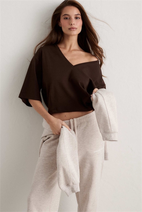 Футболка с принтом в виде шоколадного батончика артикул 155876342