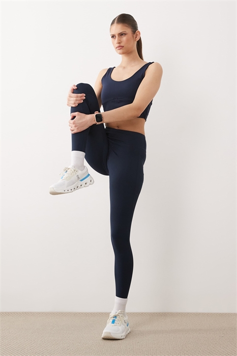 Легкие, устойчивые к появлению складок леггинсы Influential II артикул 155451335