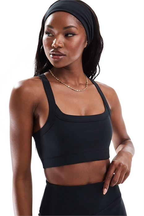 Спортивный бюстгальтер Icon со средней поддержкой и квадратным вырезом артикул 136003315