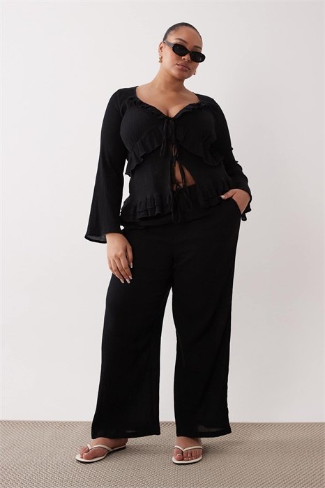 Пляжный топ с завязками спереди и оборками артикул 152383816