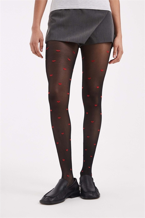 Колготки плотностью 40 ден с красными сердечками по всей поверхности артикул 152930553