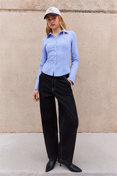 Рубашка с зауженным кроем и расклешенными рукавами артикул 154275027