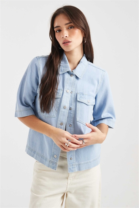 Джинсовая рубашка прямого кроя с короткими рукавами артикул 152906716