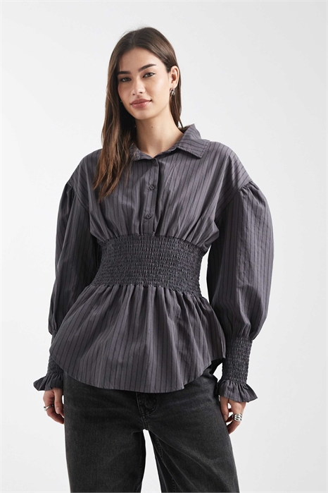 Рубашка с сборками на талии артикул 153564699