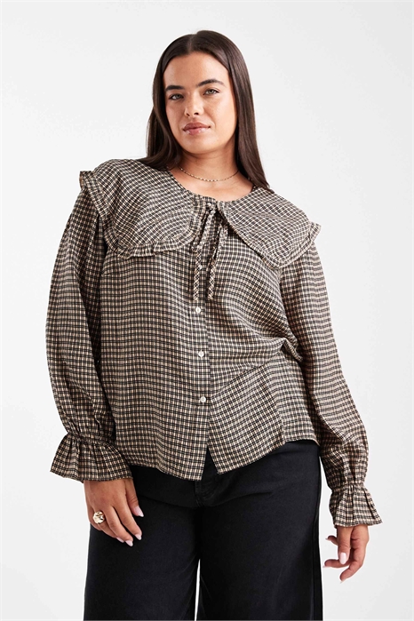 Рубашка New Look Curve с оборками и объемным воротником в клетку артикул 151092290