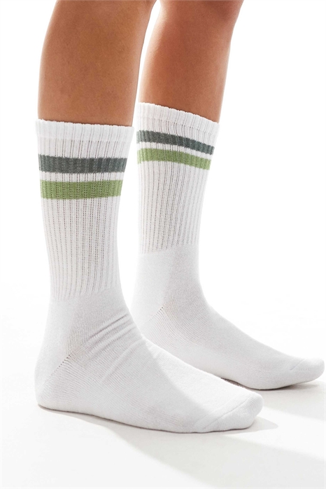 Спортивные ребристые носки артикул 136528815
