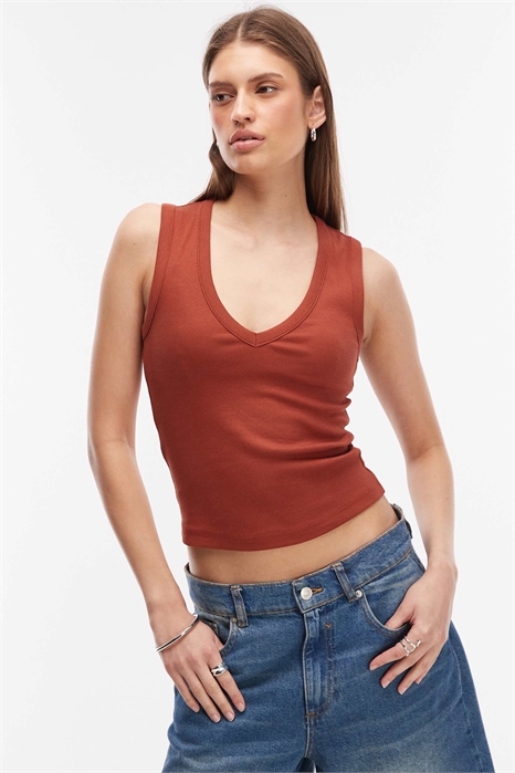 Жилет с ребристым вырезом артикул 152151707