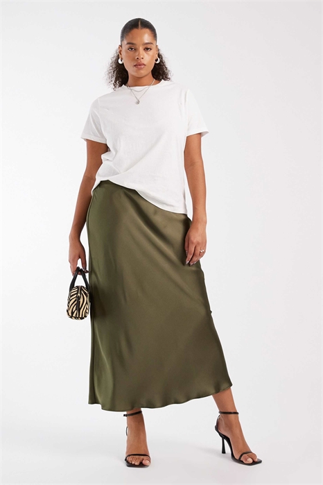 Юбка средней длины из атласа New Look Curve с косой отстрочкой артикул 151092331