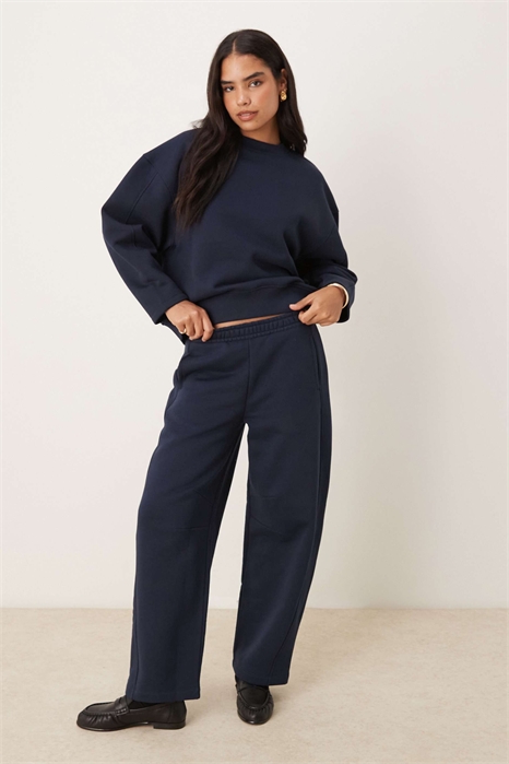 Джоггеры с отворотами на штанинах из ткани премиум-класса плотностью 500 г/м² артикул 150777568