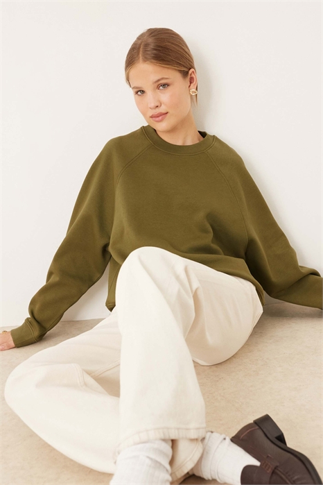 Свитшот свободного кроя с рагланными рукавами артикул 147904821