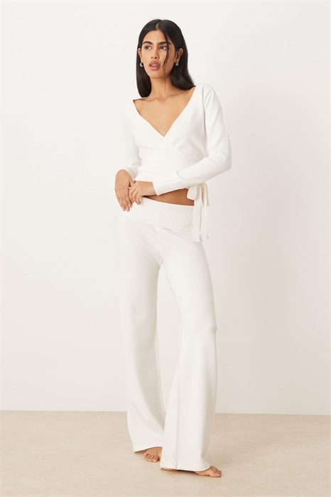 Удобные брюки с низкой посадкой и прямыми брючинами от Gilly Hicks co-ord артикул 154114630