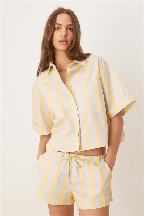 Пижамная рубашка свободного кроя с коротким рукавом и ткаными полосками в стиле «микс-энд-матч» артикул 144074028