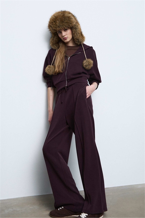 Брюки с широкими брючинами и мягкой текстурой, с декоративными швами артикул 153996471