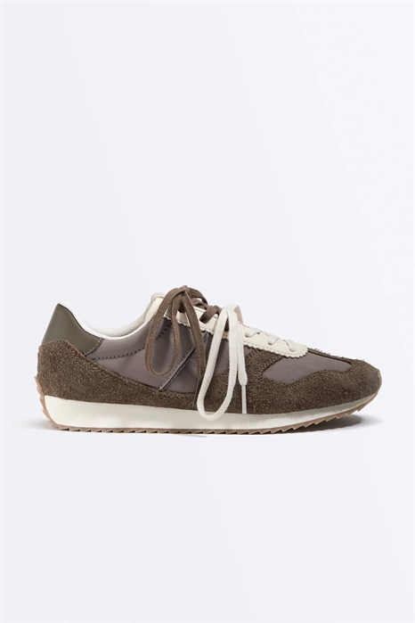 Кроссовки в стиле бега с комбинированной отделкой из кожезама артикул 153521405