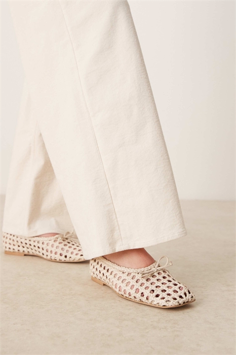 Балетки Lysandra из кожи с высоким мыском артикул 139589004