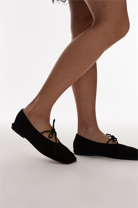 Балетки Alaia из замши с завязками артикул 141275218