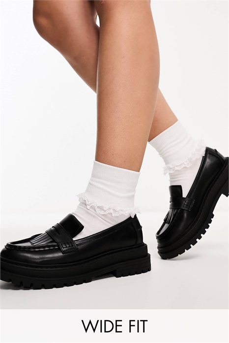 Лоферы Majesty с широкой колодкой и массивной бахромой артикул 128813698